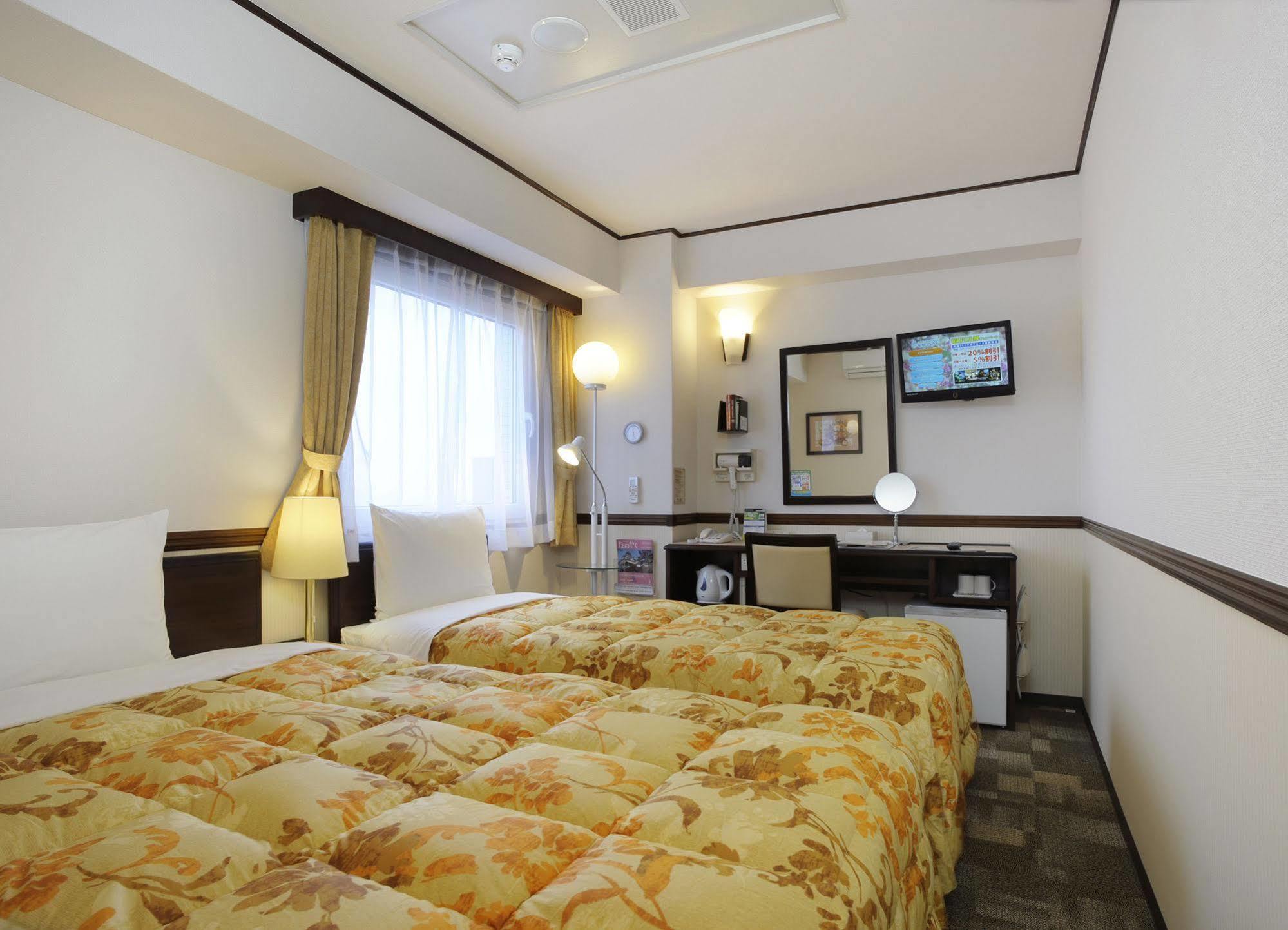 Toyoko Inn Kobe Minatogawa Koen Exterior foto